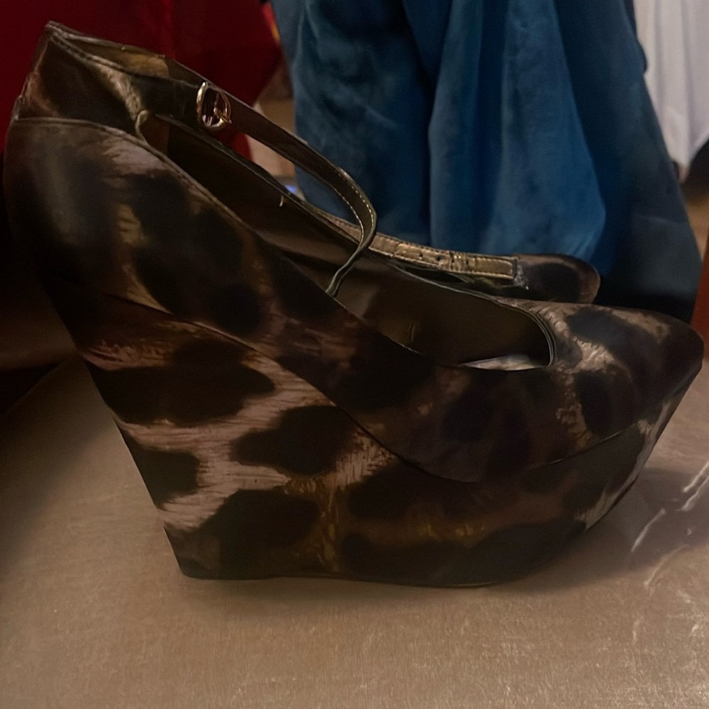 Used leopard platforms.